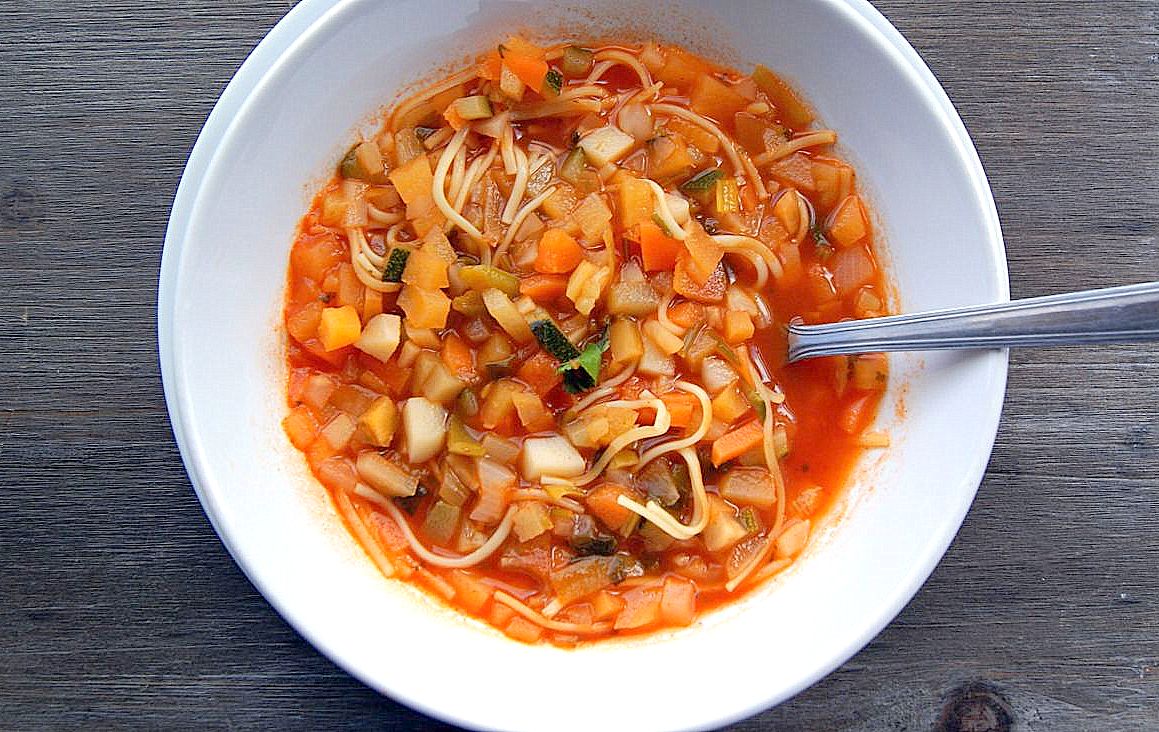 A bowl of Moroccan chorba fassia.